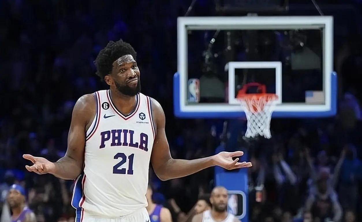 关于雄鹿B队逆转76人，恩比德统治全场的信息