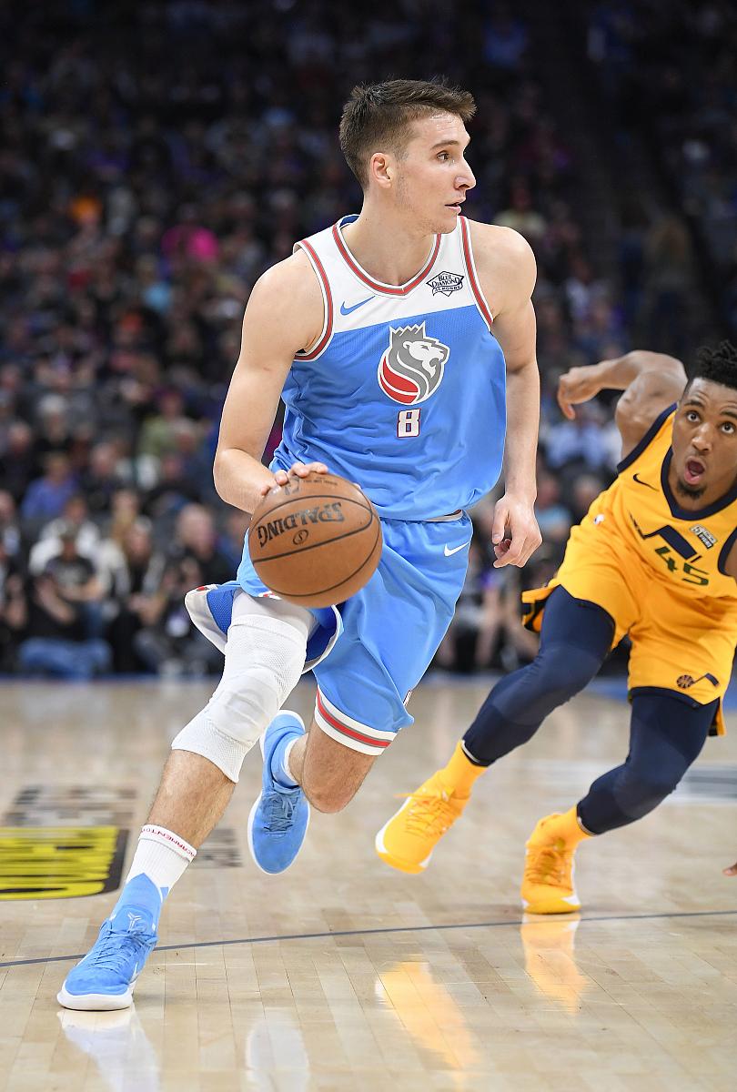 包含凯尔特人轻取公牛，约基奇统治全场的词条