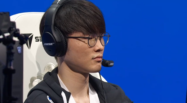 包含GEN鏖战100T，Faker完成帽子戏法的词条