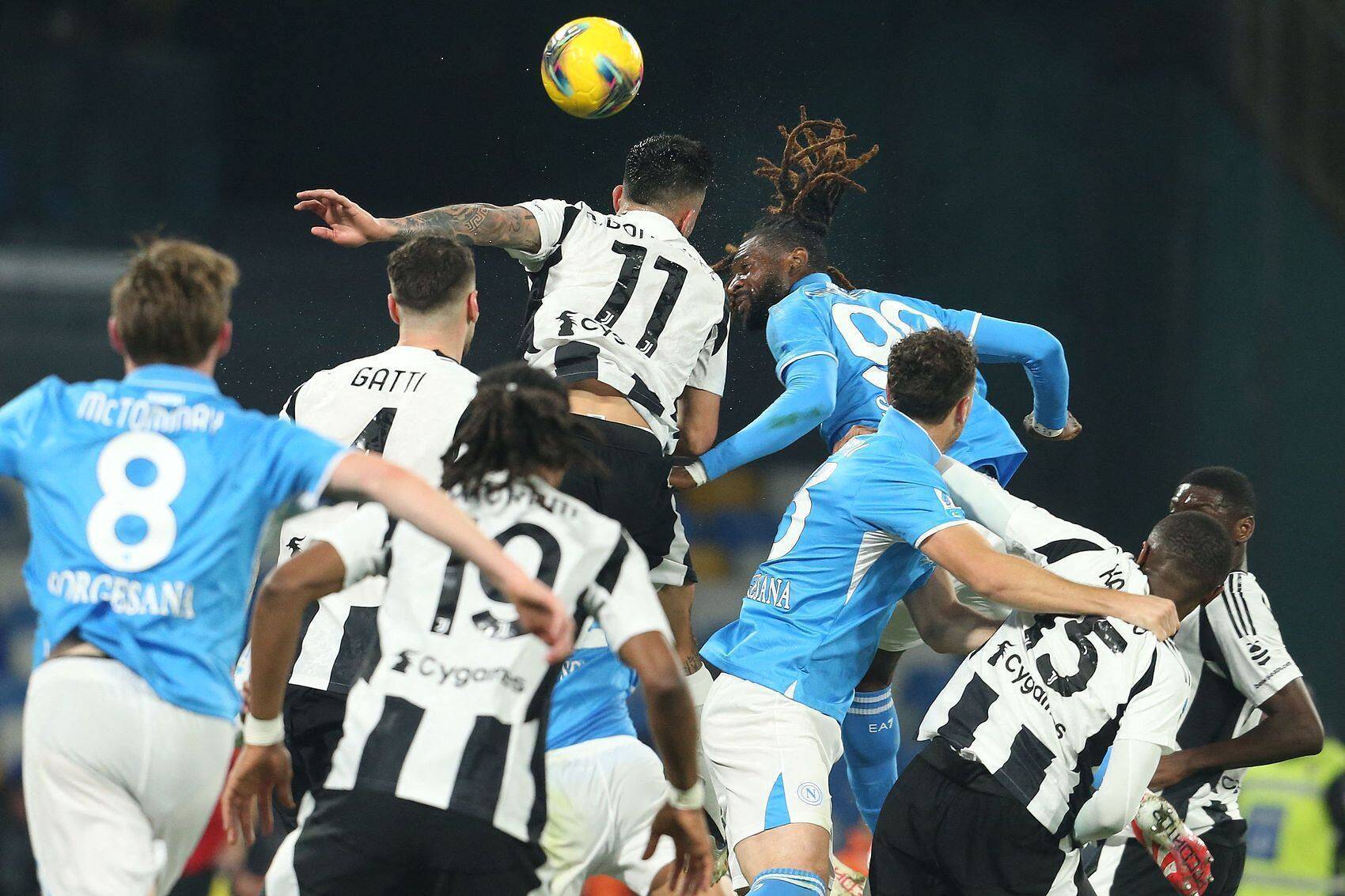 尤文图斯小胜那不勒斯，意甲榜首位置更加稳固