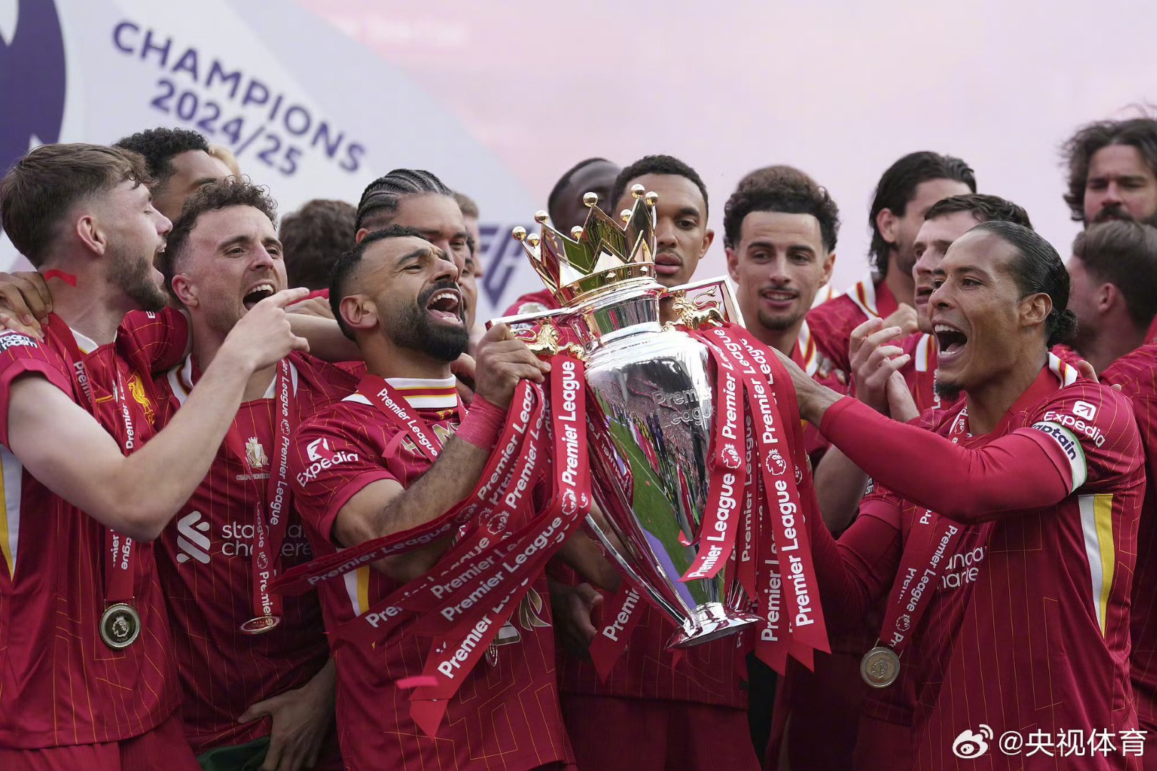 关于欧预赛比赛惊险开战，球员拼尽全力的信息