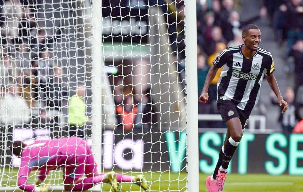 纽卡斯尔主场连胜，保级压力再度减轻掌控比赛的简单介绍