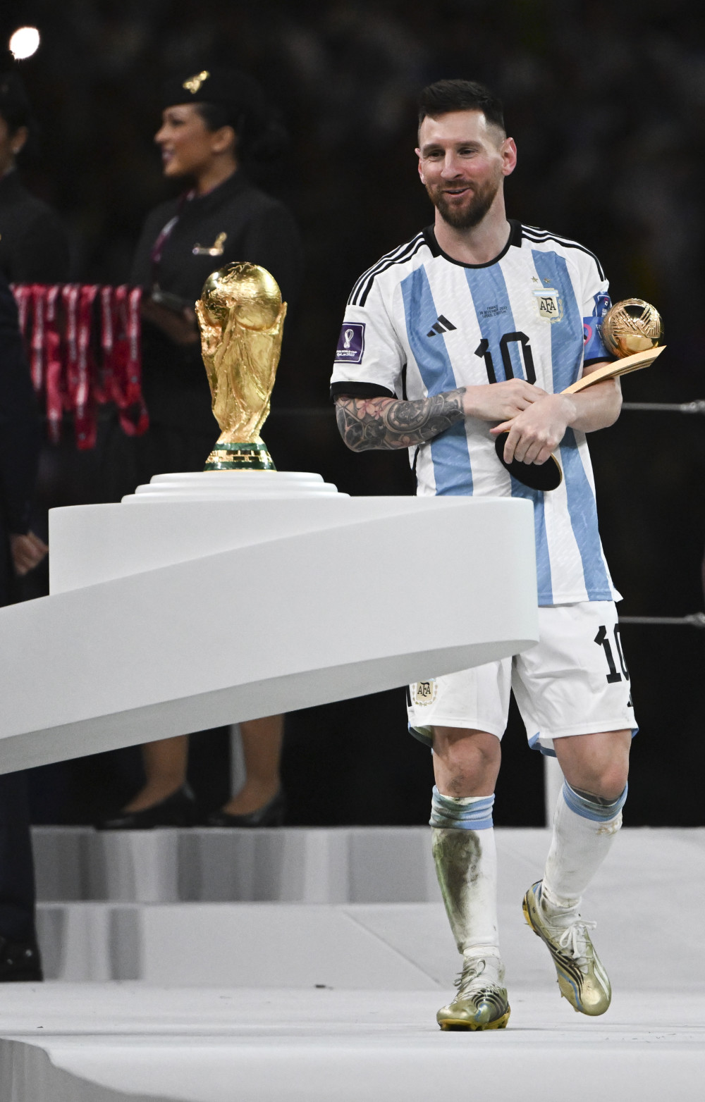 阿根廷运动员在羽毛球比赛中夺冠