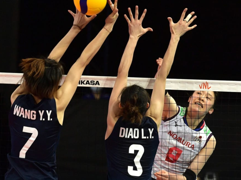 中国队横扫日本队，奥恰洛夫惊艳四座