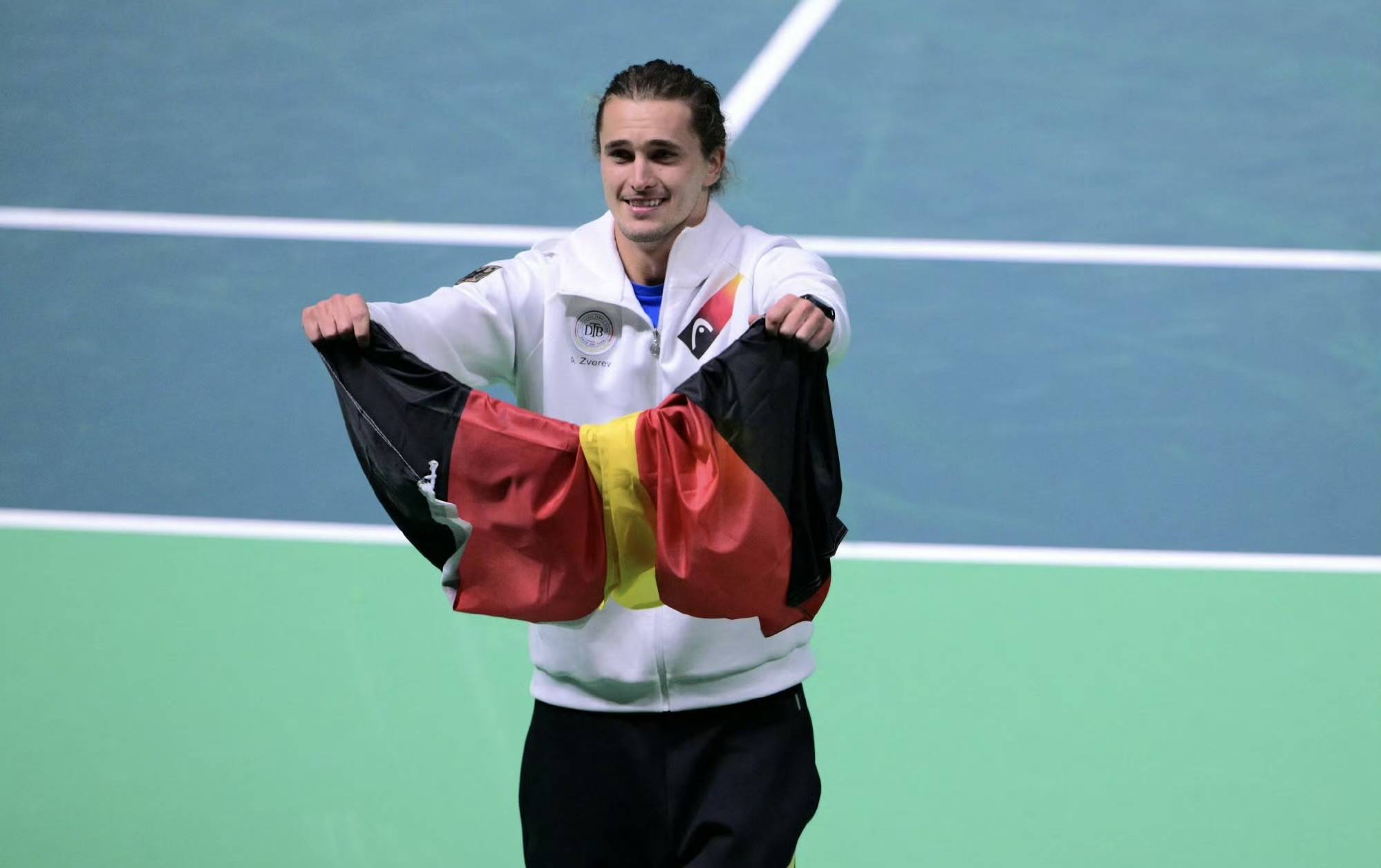 法网逆转蒙特卡洛大师赛，兹维列夫点燃赛场的简单介绍