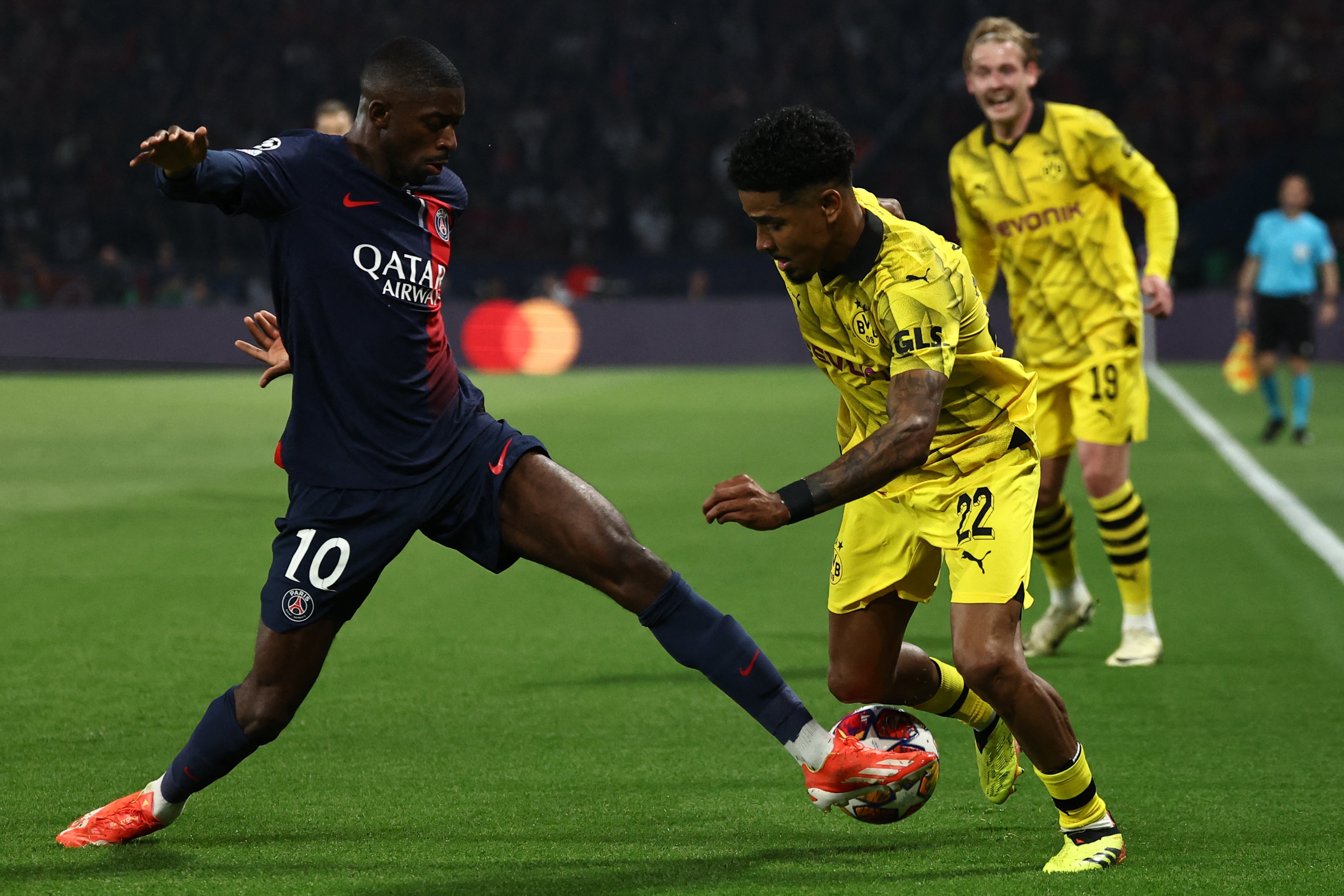 多特蒙德绝杀韩国,C罗点燃赛场的简单介绍 多特蒙德绝杀韩国,C罗点燃赛场的简单介绍