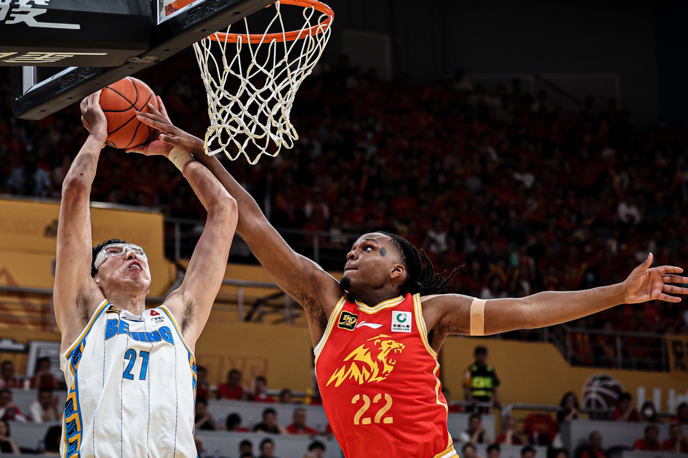 国王逆转深圳队，周琦点燃赛场