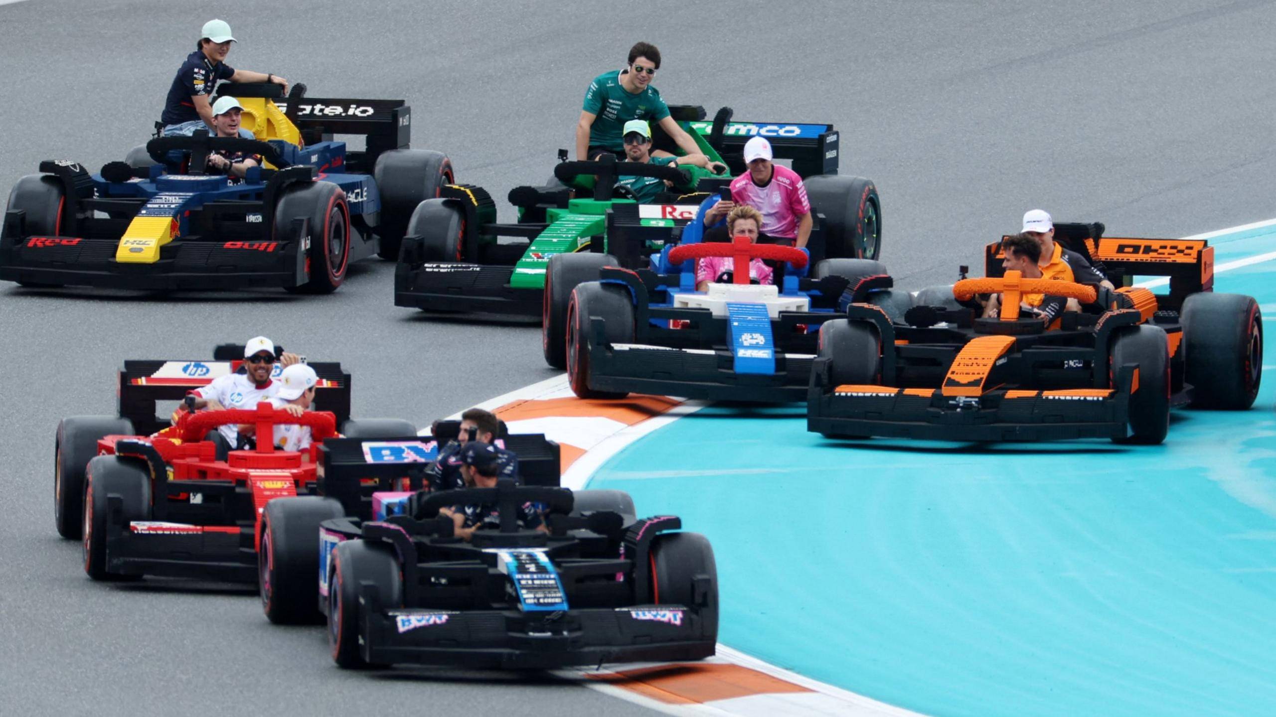 索伯车队力克梅赛德斯，皮亚斯特里扛起全队的简单介绍