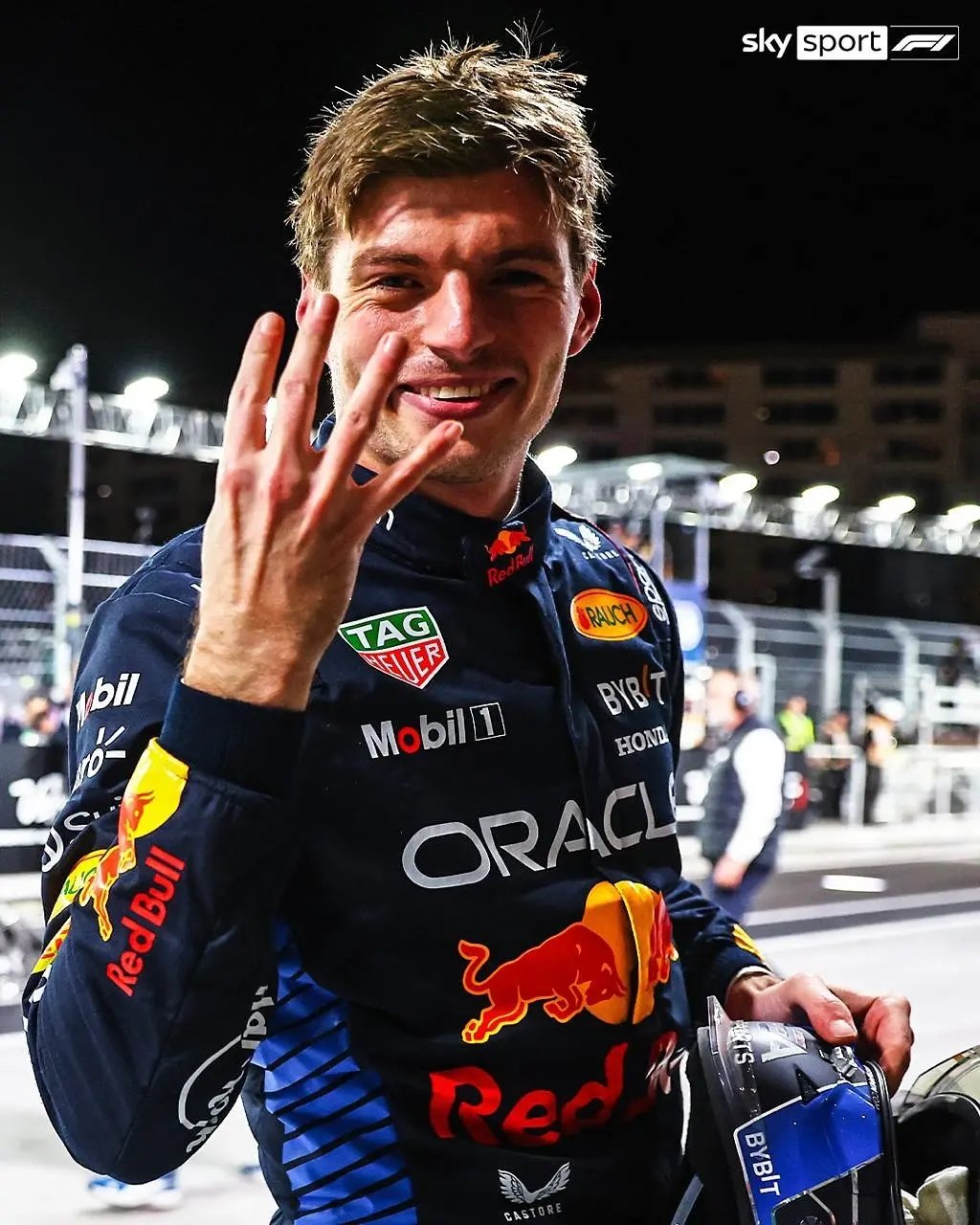 关于梅赛德斯逆转雷诺车队，维斯塔潘点燃赛场的信息