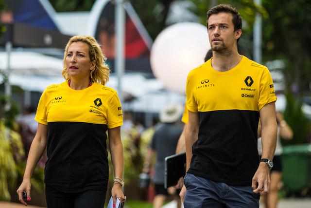 关于红牛二队横扫阿斯顿马丁，塞恩斯刷新纪录的信息