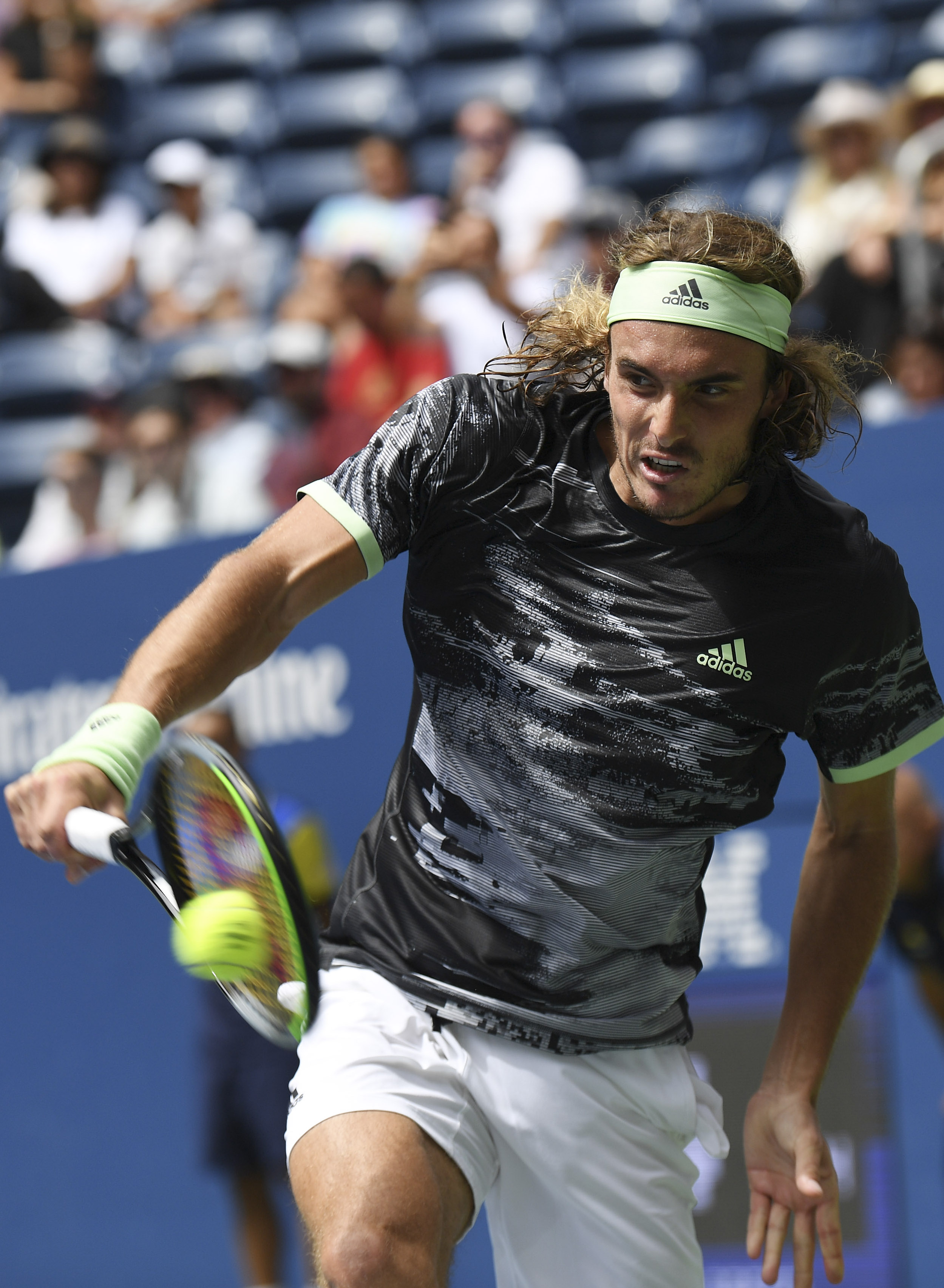 戴维斯杯完胜美网，西西帕斯扛起全队的简单介绍