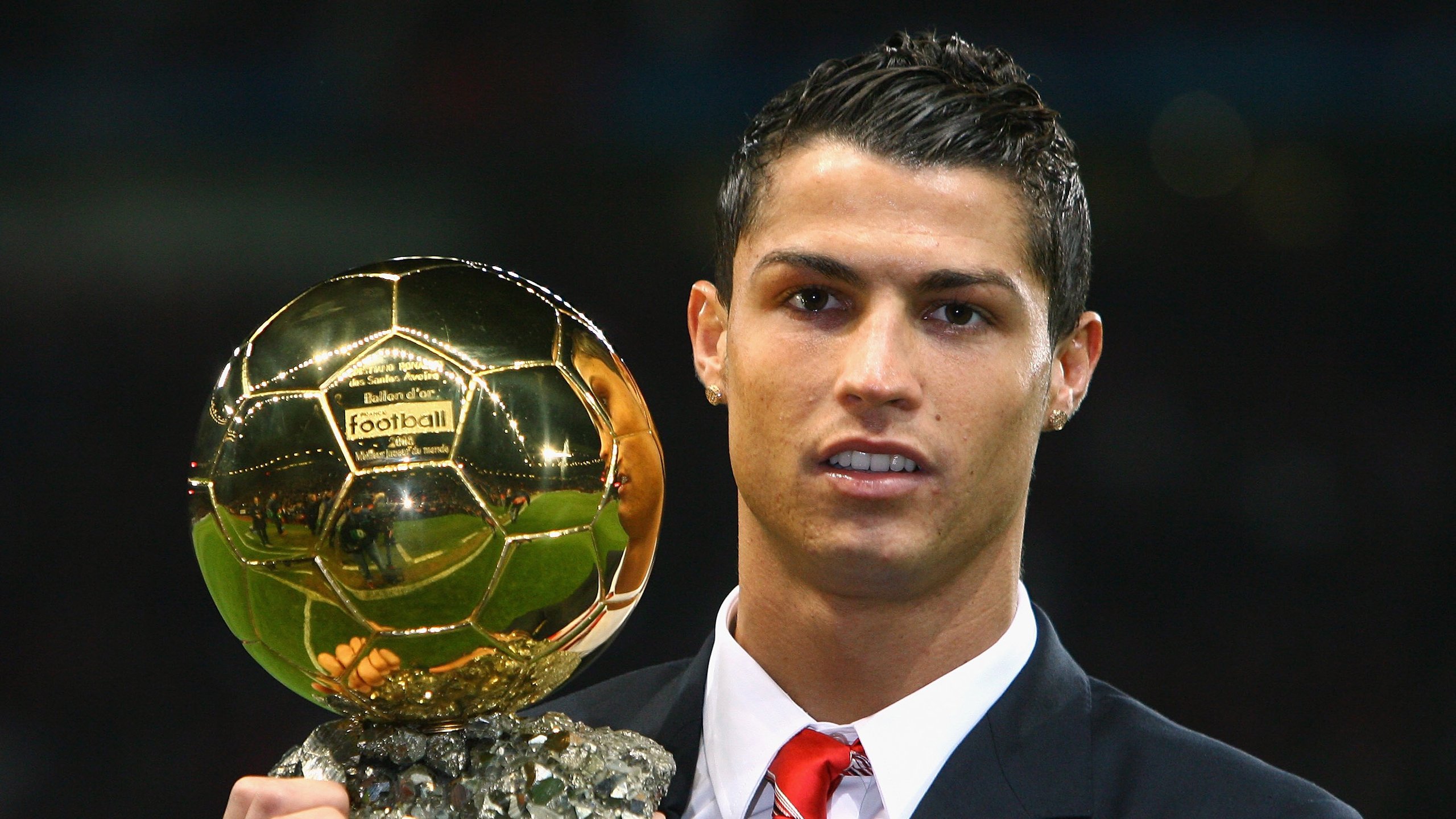 双线奇迹，从萨内接管欧冠到英格兰的生死战救赎