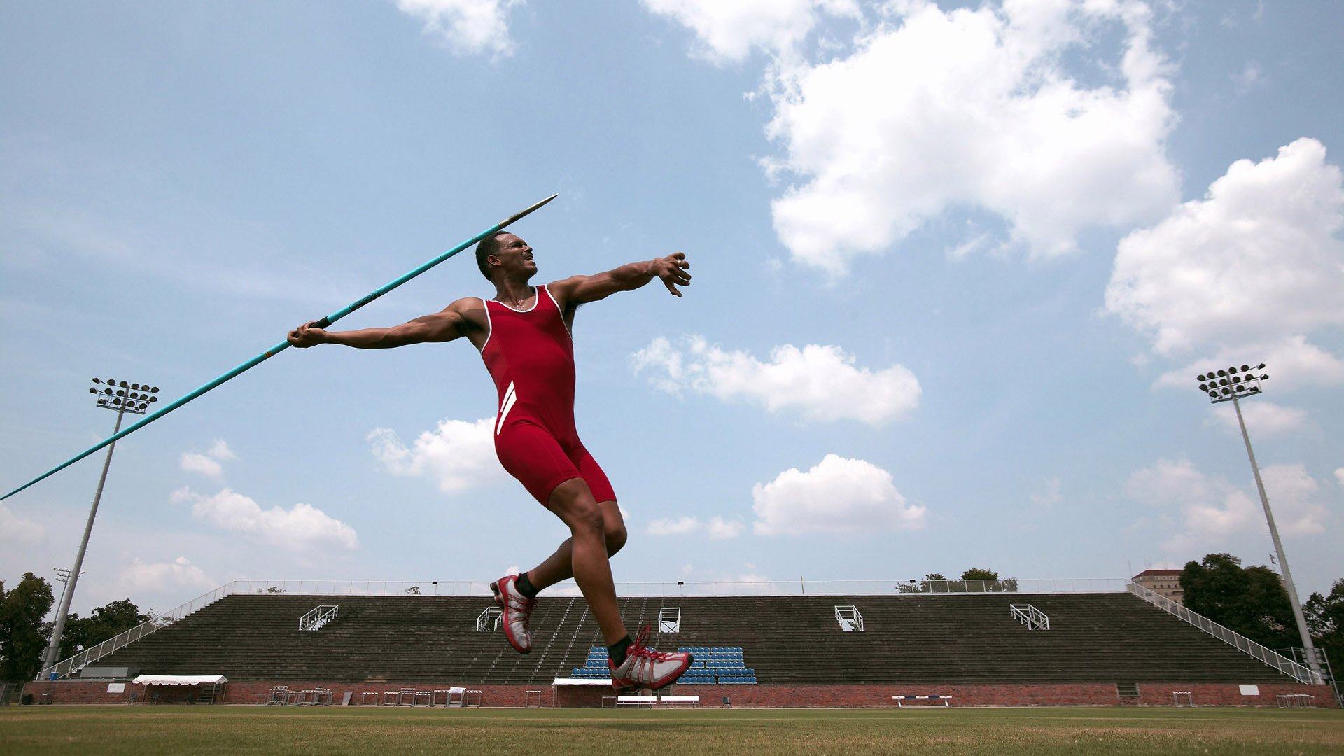 绝境翻盘！伦纳德统治全场助新疆队逆转福建